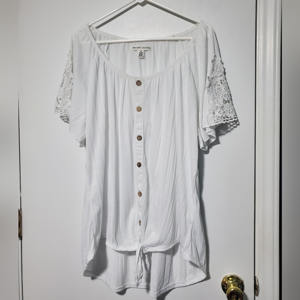New York & Company White Button Down Blouse with Tie Front Size 3X